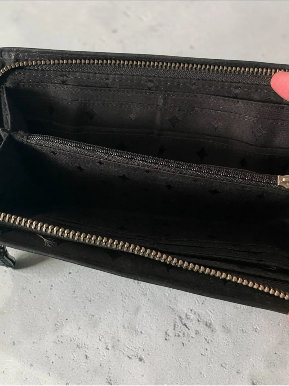 Fossil Black Leather Zip Wallet